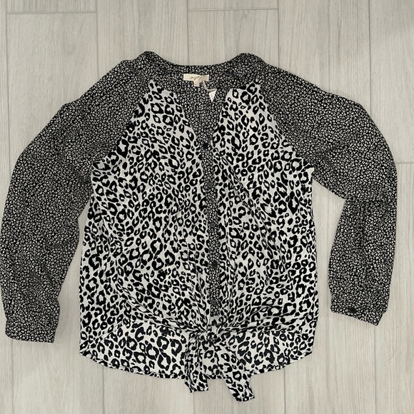 Blouse Button Down - Picture 1 of 3